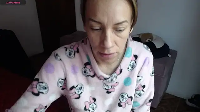 Snapshot of cristin_doll_ chatting on October 26, 2025, 4:35 pm cristin doll online show from October 26, 2025, 4:35 pm