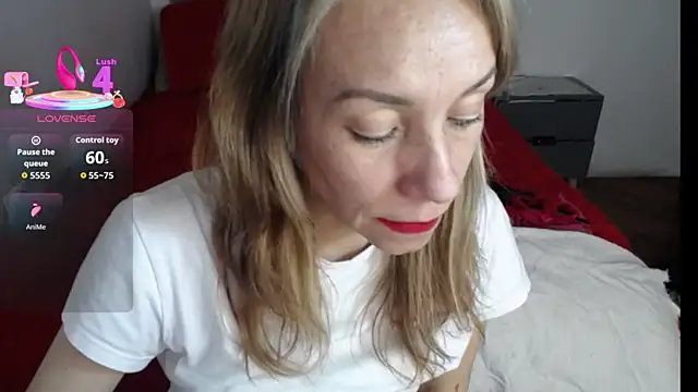 Snapshot of cristin_doll_ chatting on November 18, 2025, 4:11 pm cristin doll online show from November 18, 2025, 4:11 pm