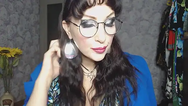 Aziza1 online show from November 4, 2025, 2:16 pm