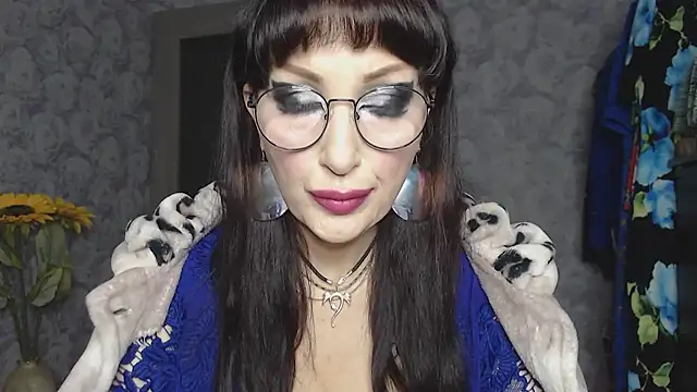 Aziza1 online show from November 7, 2025, 2:06 pm