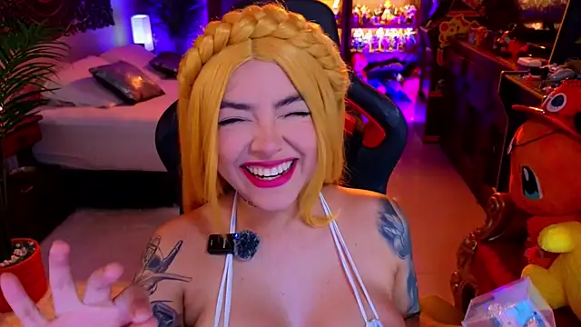 Snapshot of ambarEvans chatting on March 23, 2025, 12:36 am ambarEvans online show from March 23, 2025, 12:36 am