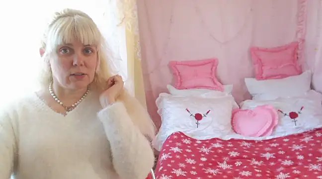 SunnySylvia online show from February 11, 2025, 9:20 am