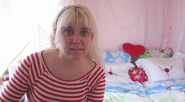 SunnySylvia online show from March 2, 2025, 11:29 am