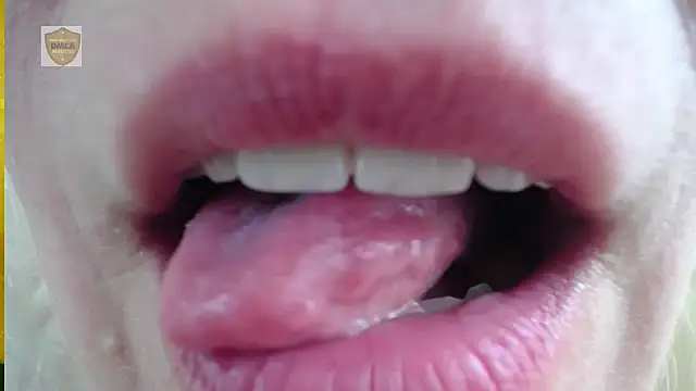 SunnySylvia online show from October 5, 2025, 1:20 pm