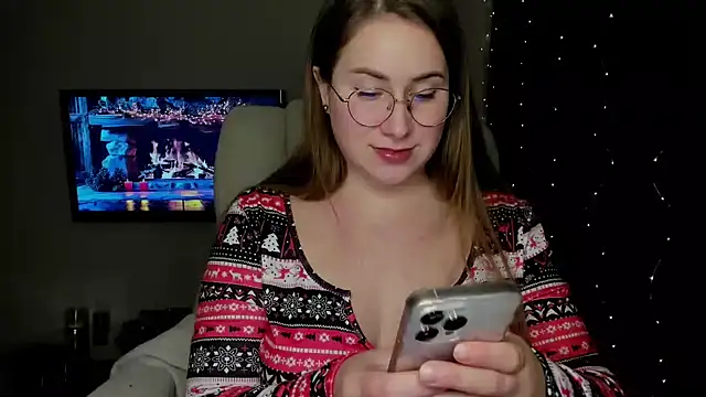 Snapshot of SeasonalSomeone chatting on December 25, 2024, 1:30 pm SeasonalSomeone online show from December 25, 2024, 1:30 pm