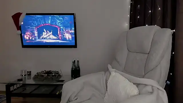 Snapshot of SeasonalSomeone chatting on January 9, 2025, 6:47 pm SeasonalSomeone online show from January 9, 2025, 6:47 pm