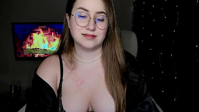 Snapshot of SeasonalSomeone chatting on February 6, 2025, 4:03 pm SeasonalSomeone online show from February 6, 2025, 4:03 pm