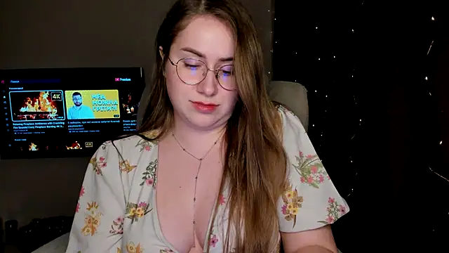 Snapshot of SeasonalSomeone chatting on March 6, 2025, 9:42 pm SeasonalSomeone online show from March 6, 2025, 9:42 pm