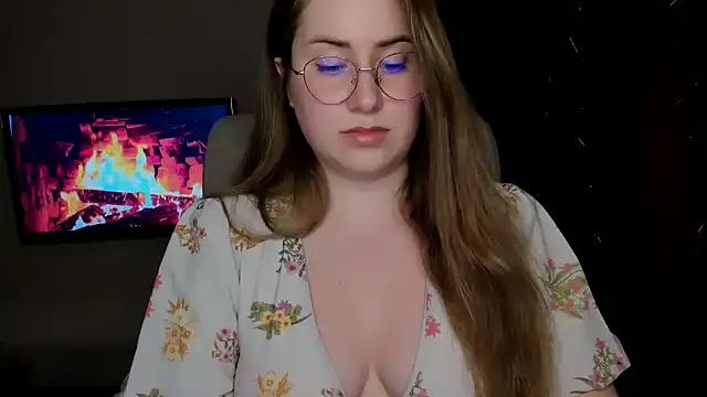 Snapshot of SeasonalSomeone chatting on March 18, 2025, 7:42 pm SeasonalSomeone online show from March 18, 2025, 7:42 pm