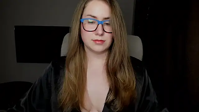 Snapshot of SeasonalSomeone chatting on October 28, 2025, 11:29 pm SeasonalSomeone online show from October 28, 2025, 11:29 pm