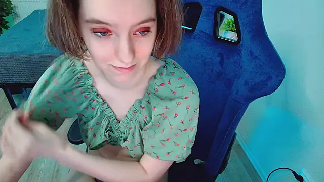 CranberryHot online show from November 9, 2025, 2:10 am