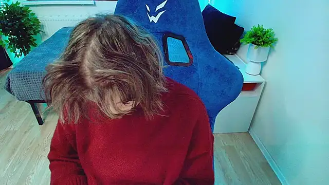 CranberryHot online show from November 19, 2025, 8:14 am