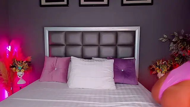 Snapshot of Rachel_Quinn_ chatting on October 15, 2025, 3:39 am Rachel Quinn online show from October 15, 2025, 3:39 am