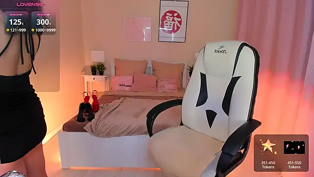 Snapshot of HelenaRegal chatting on November 14, 2025, 1:54 pm HelenaRegal online show from November 14, 2025, 1:54 pm