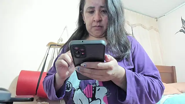 Snapshot of latinfemale chatting on January 7, 2025, 4:18 am latinfemale online show from January 7, 2025, 4:18 am