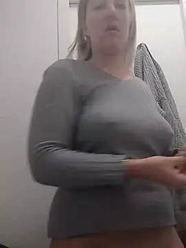 Snapshot of Mllesha74000 chatting on December 4, 2024, 12:14 pm Mllesha74000 online show from December 4, 2024, 12:14 pm