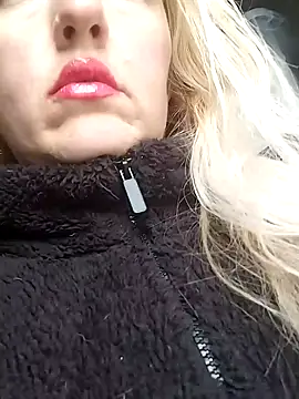 Mllesha74000 online show from November 10, 2025, 3:11 pm