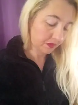 Mllesha74000 online show from December 5, 2025, 1:42 pm