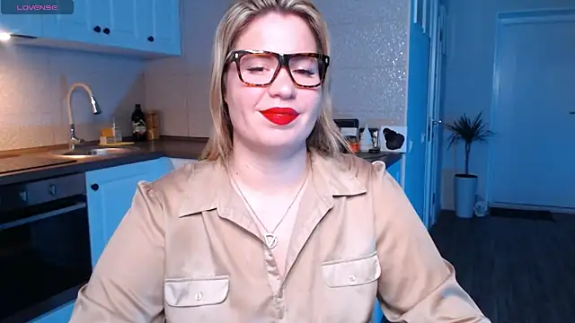 HotTiffani online show from January 24, 2025, 8:13 am