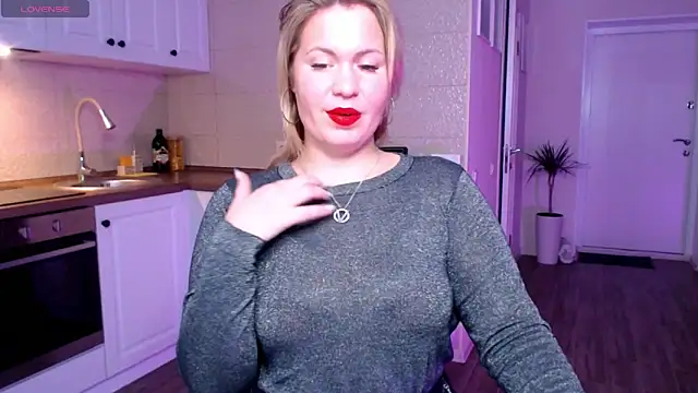 HotTiffani online show from January 25, 2025, 9:36 am