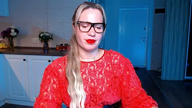 HotTiffani online show from September 23, 2025, 3:37 pm