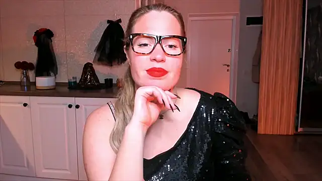 HotTiffani online show from October 26, 2025, 12:33 pm