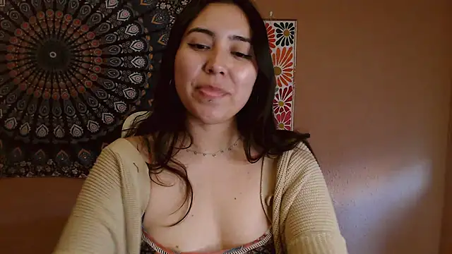 Snapshot of IntimateTales chatting on January 19, 2025, 4:04 pm IntimateTales online show from January 19, 2025, 4:04 pm