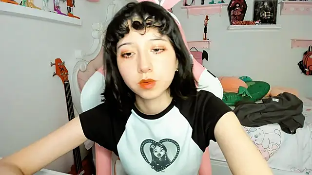 cherrycute online show from December 20, 2025, 7:37 am