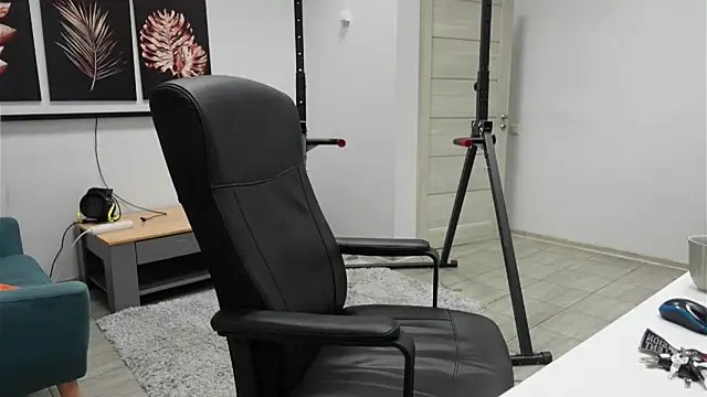 Tommy Burnz online show from November 20, 2025, 1:44 pm