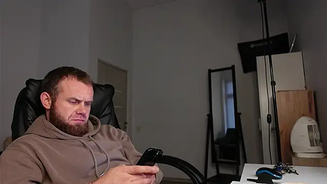 Tommy Burnz online show from December 17, 2025, 1:06 pm