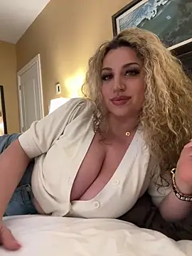 Snapshot of miamellycious chatting on February 2, 2025, 4:48 am miamellycious online show from February 2, 2025, 4:48 am