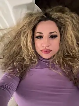 Snapshot of miamellycious chatting on February 2, 2025, 11:08 am miamellycious online show from February 2, 2025, 11:08 am