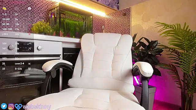 Snapshot of Top_Skinny chatting on October 1, 2025, 8:20 am Top Skinny online show from October 1, 2025, 8:20 am