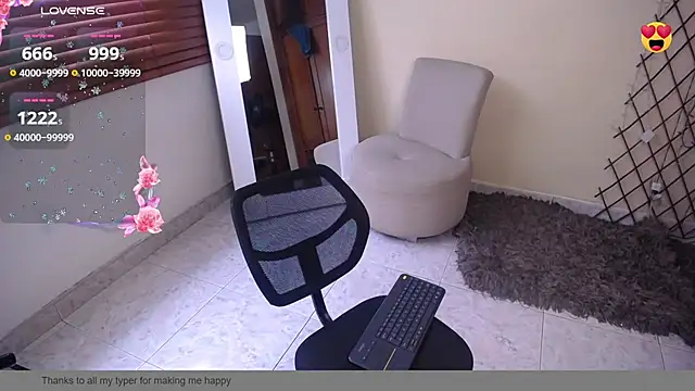 NicoleSantana online show from September 12, 2025, 8:42 pm