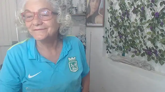 FunnyGrandma online show from November 14, 2025, 6:39 pm