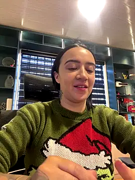 EmmyEvans1 online show from December 15, 2025, 1:26 pm