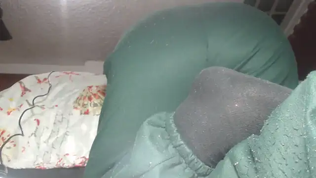 prettyangelsquirt online show from October 22, 2025, 12:00 am