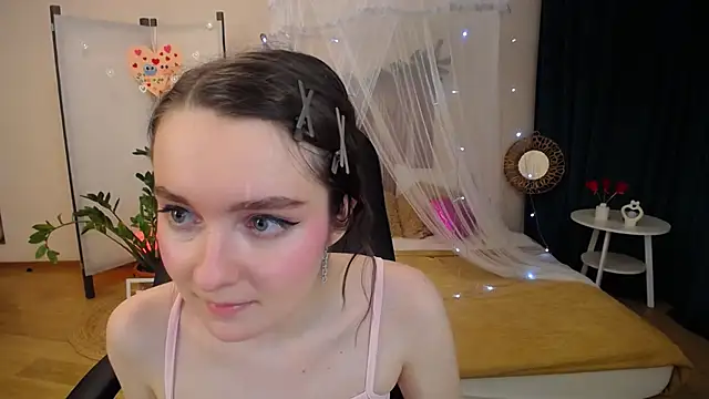 CloudGrace online show from February 26, 2025, 6:11 pm