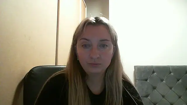 SusanCurt online show from October 25, 2025, 10:01 am