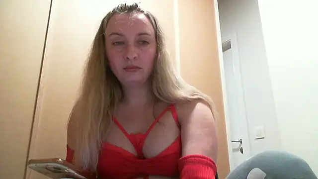 SusanCurt online show from November 1, 2025, 5:04 pm