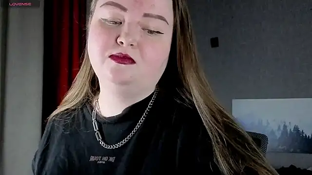 EMMA  CONNOR online show from November 23, 2025, 5:40 am