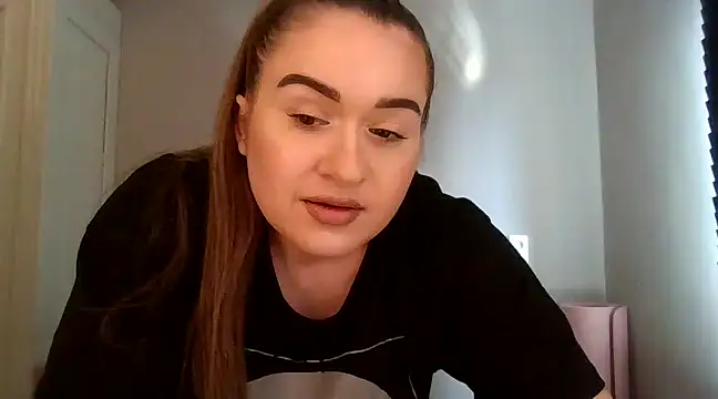 avajade online show from February 18, 2025, 11:33 am