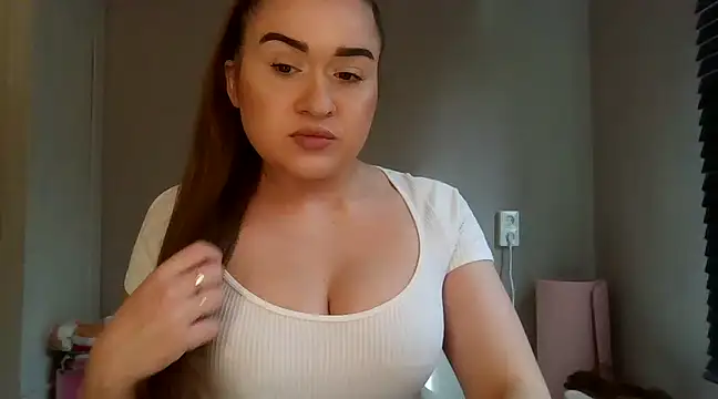 avajade online show from February 24, 2025, 11:43 am