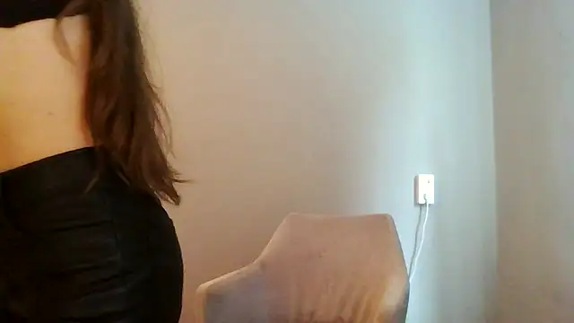 avajade online show from October 6, 2025, 9:18 am