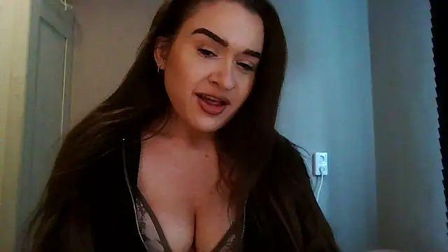 avajade online show from October 24, 2025, 9:28 am