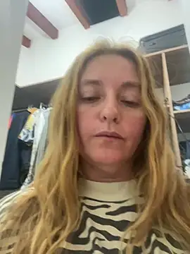 Snapshot of moniquerainx chatting on December 26, 2024, 2:44 am moniquerainx online show from December 26, 2024, 2:44 am