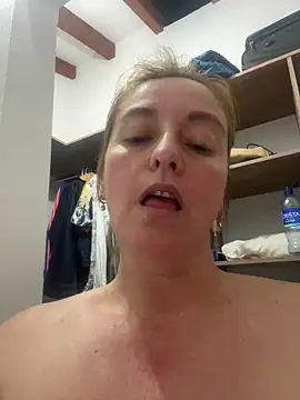 Snapshot of moniquerainx chatting on January 4, 2025, 2:46 am moniquerainx online show from January 4, 2025, 2:46 am