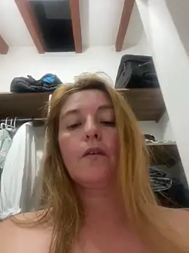 Snapshot of moniquerainx chatting on February 10, 2025, 5:36 am moniquerainx online show from February 10, 2025, 5:36 am