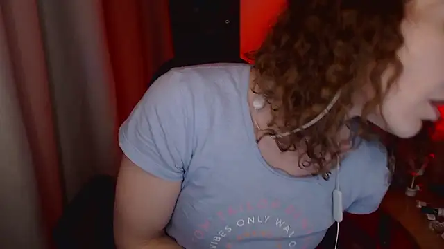 Snapshot of JohansonKatie chatting on January 14, 2025, 4:50 pm JohansonKatie online show from January 14, 2025, 4:50 pm