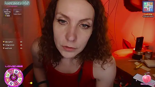 Snapshot of JohansonKatie chatting on February 26, 2025, 10:20 pm JohansonKatie online show from February 26, 2025, 10:20 pm